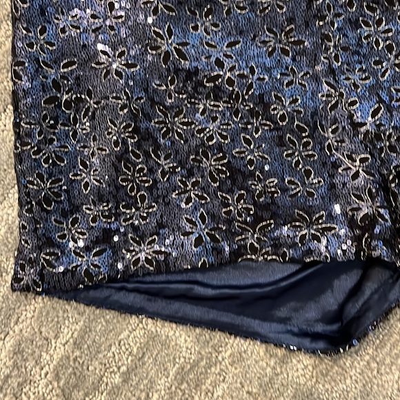 Forever 21 silk lined sequin shorts - Picture 2 of 7